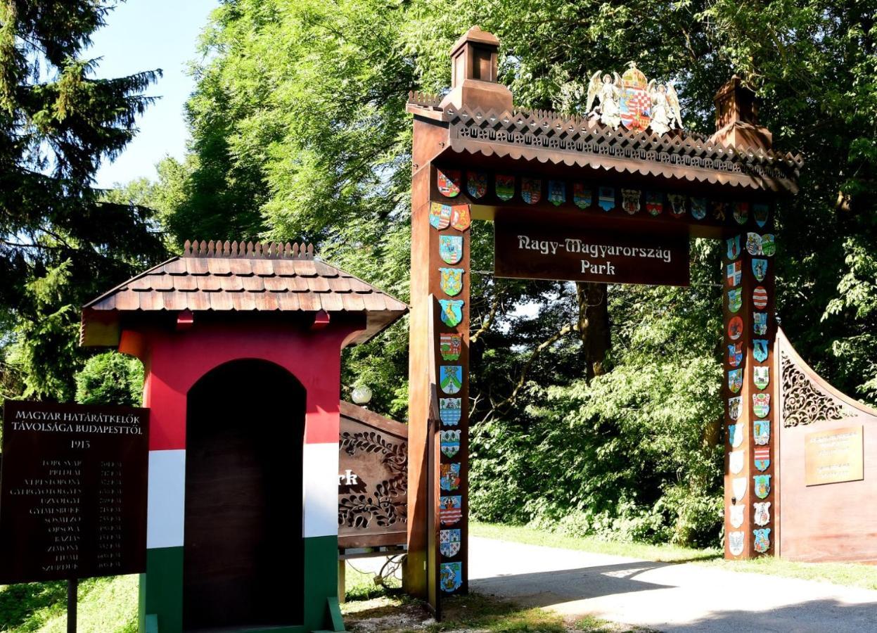Bed and Breakfast Nagy-Magyarorszag Park Isztimér Exteriér fotografie