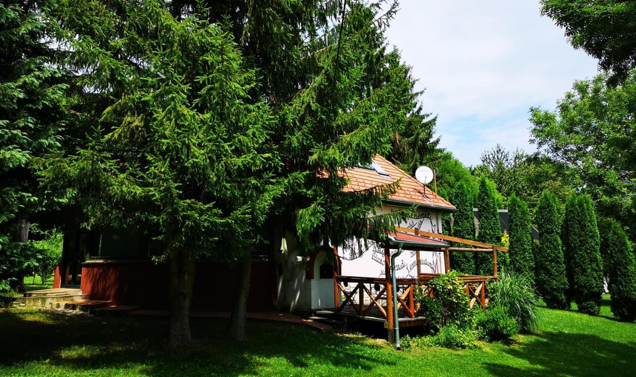 Bed and Breakfast Nagy-Magyarorszag Park Isztimér Exteriér fotografie